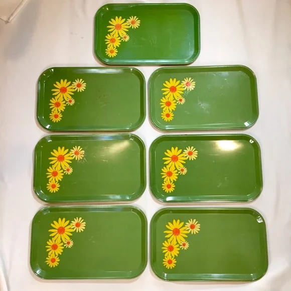 VTG Groovy Daisy Floral Metal Trays Set of 7